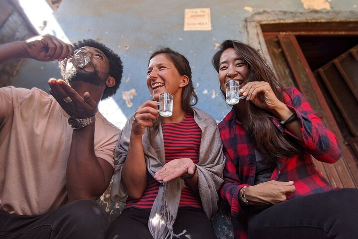 Tasting "Moonshine", the local ethiopian gin/alcohol used for digestion @AddisAuthenticTours