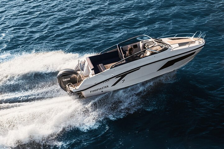 2-Hours Private VIP Tour by Modern Boat in Helsinki Archipelago - Photo 1 of 7