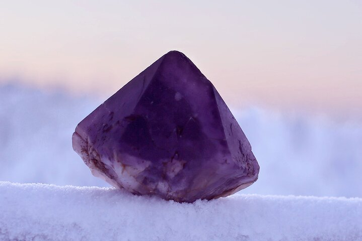 Unearth your own unique amethyst from the pristine slopes of Luosto surrounded by breathtaking views and the rich history of this stunning gem. A true souvenir of Lapland awaits.