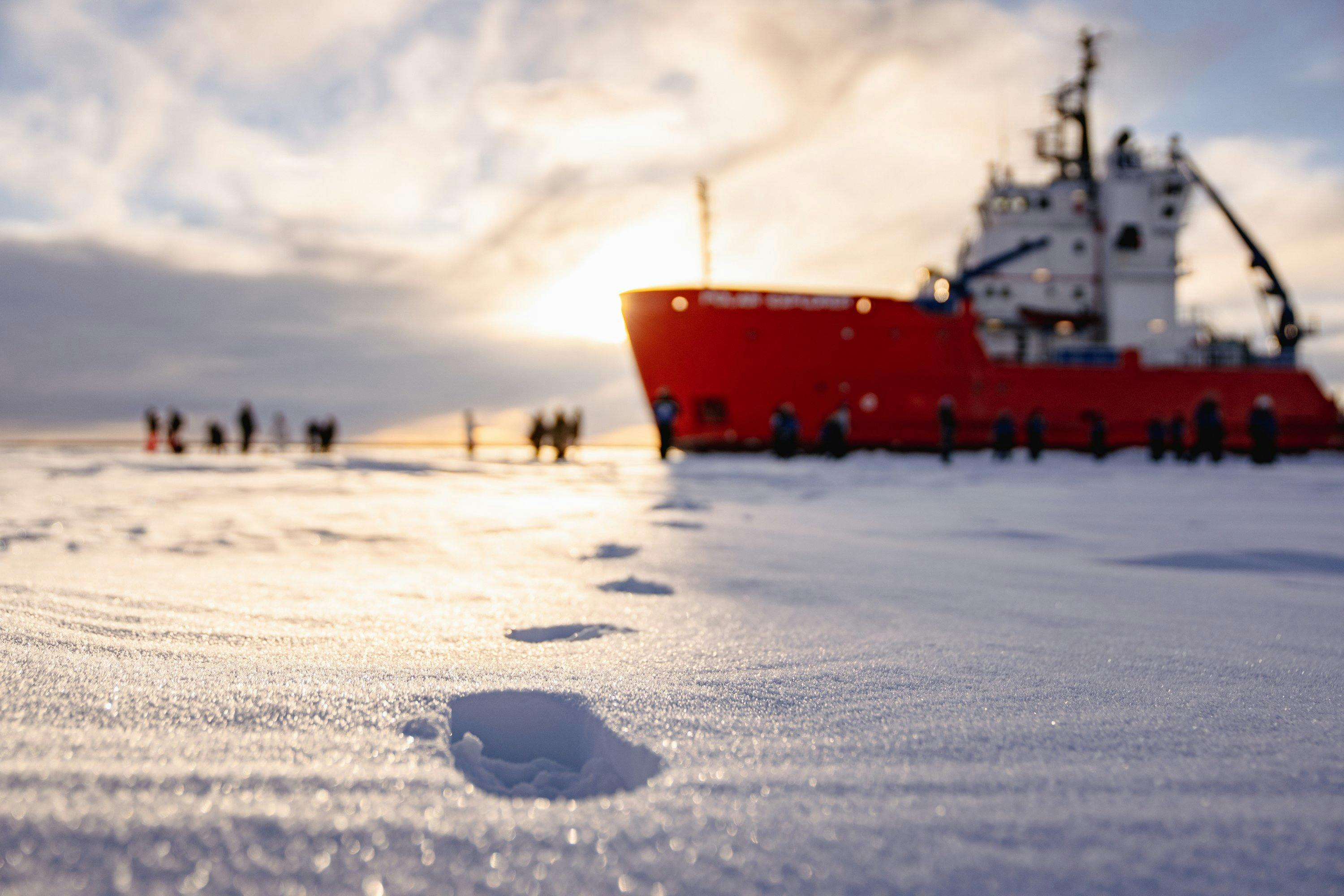 Polar Explorer Icebreaker: Guided Expedition & Ice Walk + Audio Guide - Photo 1 of 8