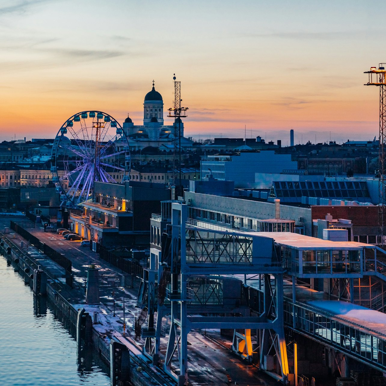 SkyWheel Helsinki: Veuve Clicquot VIP Experience - Photo 1 of 3