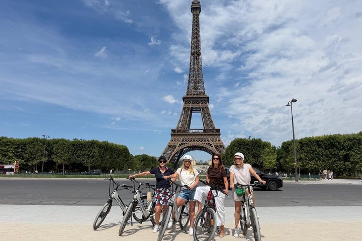 Paris: Small Group Highlights E-Bike Guided Tour - Photo 1 of 17
