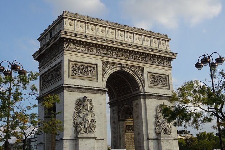 Arc de Triomphe : Private guided tour with "ticket included" - Photo 1 of 6