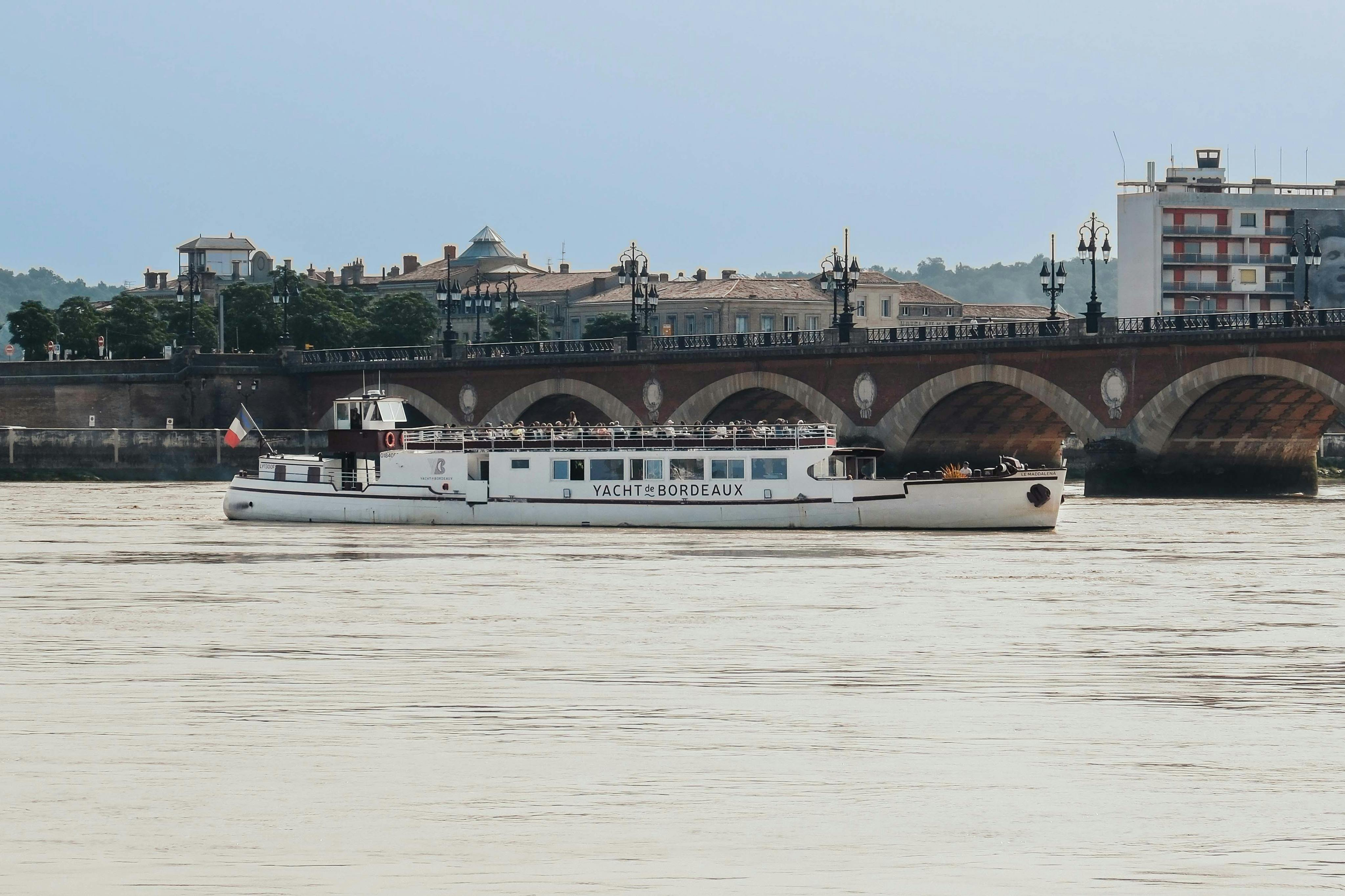 Bordeaux: Guided Cruise on the Garonne with a Drink and a Canelé - Photo 1 of 6