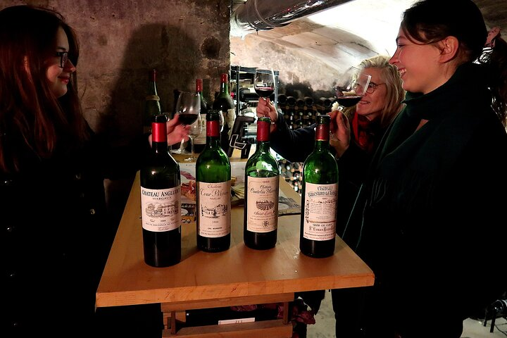 Bordeaux Wine Tasting - Discover Old Vintages - Photo 1 of 9
