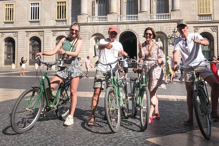 Bordeaux Private Bike or eBike Tour | Top Rated | Local Guides - Photo 1 of 7