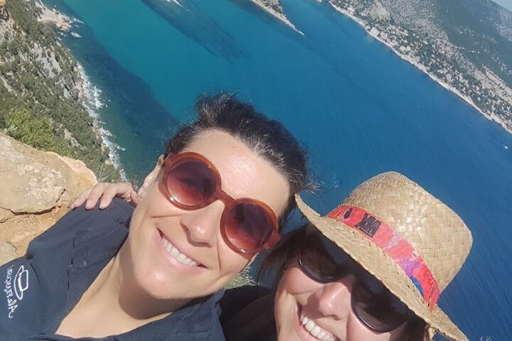 Cassis and Aix en Provence Sightseeing Tour from Marseille - Photo 1 of 10