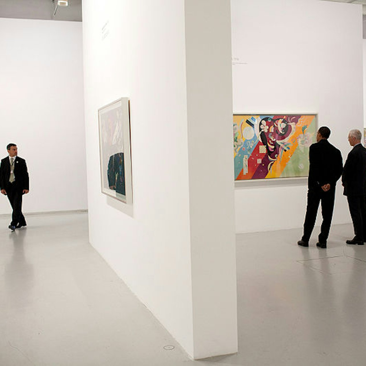 Explore striking art movements at the Centre Pompidou where modern expression meets historical masterpieces all within a uniquely designed space that invites curiosity and discovery.