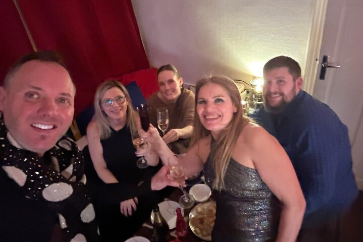 Champagne and foie gras with a Little Group of guests