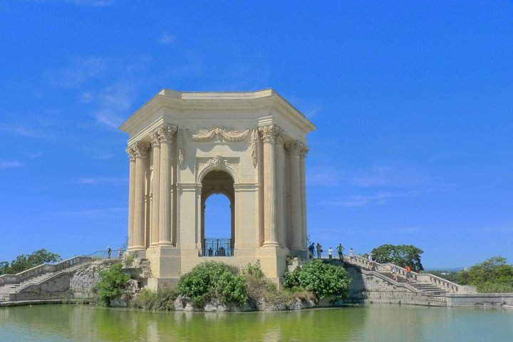 CityTour and Photo Portraits Souvenirs in Montpellier - Photo 1 of 10