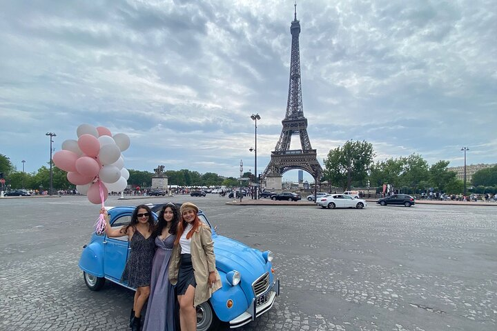 Discover Paris in Style Aboard a Classic French Vintage Car! - Photo 1 of 8