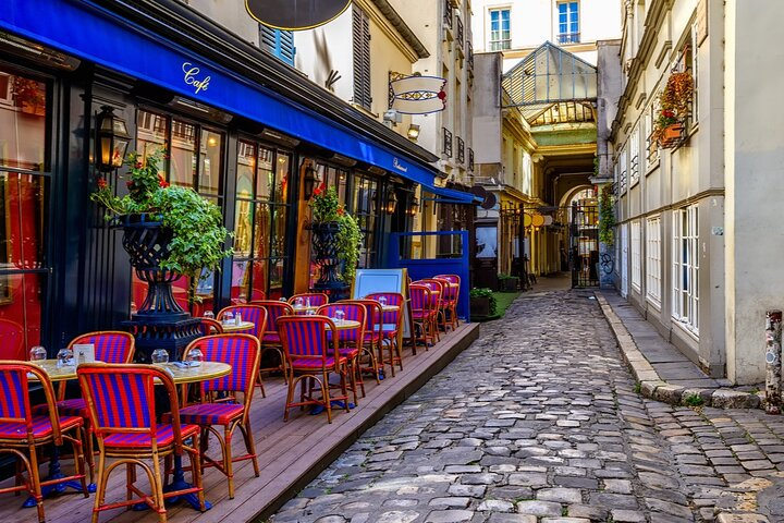 Paris Edith Piaf Walk: Montmartre Self-Guided Puzzle Tour - Photo 1 of 10