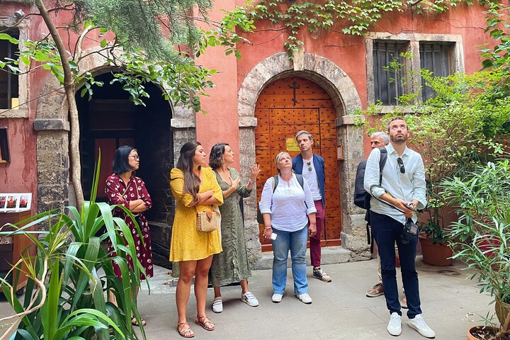 Embark on an aperitif journey through the old town - Photo 1 of 15