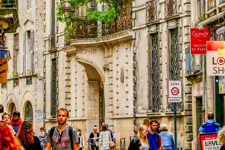 Explore Bordeaux in 60 minutes with a Local - Photo 1 of 8