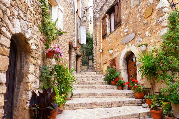 Full-Day Shared Tour Provence and its Medieval Villages from Nice - Photo 1 of 15