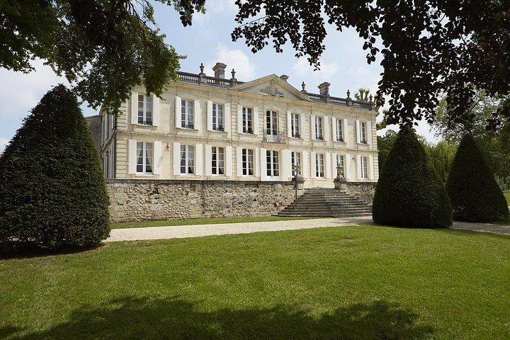 Full-day wine tour in Saint-Emilion (Premium Sedan) - Photo 1 of 10