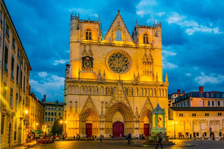 Lyon Ghost Hunt: Follow the Shadows Exploration Game - Photo 1 of 11