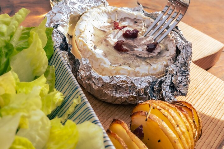 Camembert in Banyuls - Photo 1 of 6