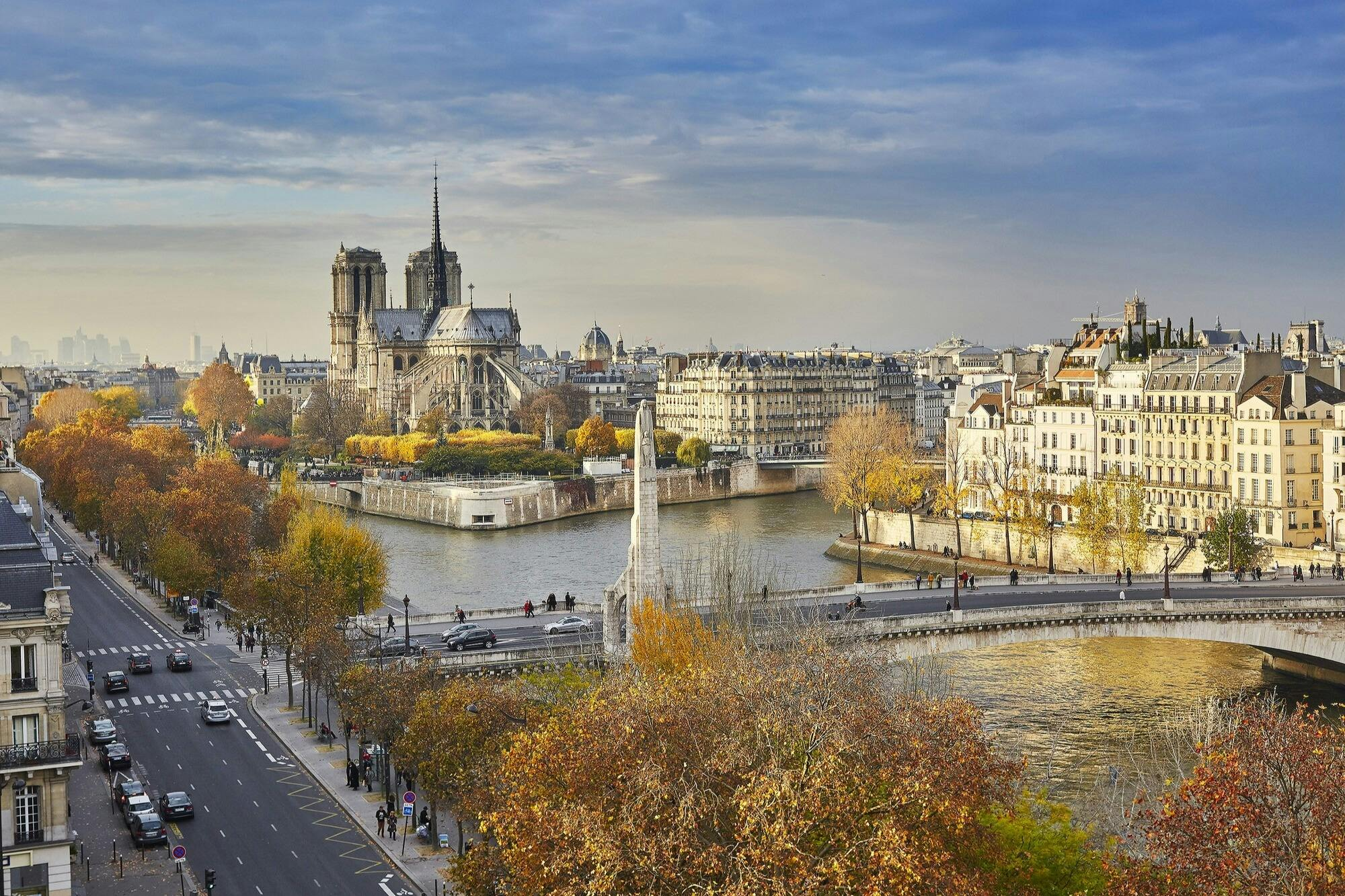 Île de la Cité Paris: Guided Tour + Notre-Dame Cathedral Entry - Photo 1 of 4
