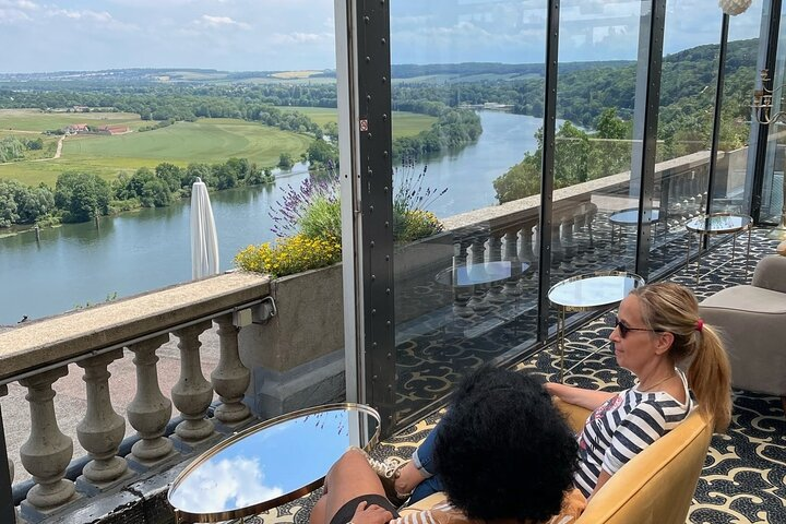 "Experience French to Speak French" with our unique language immersion tours.