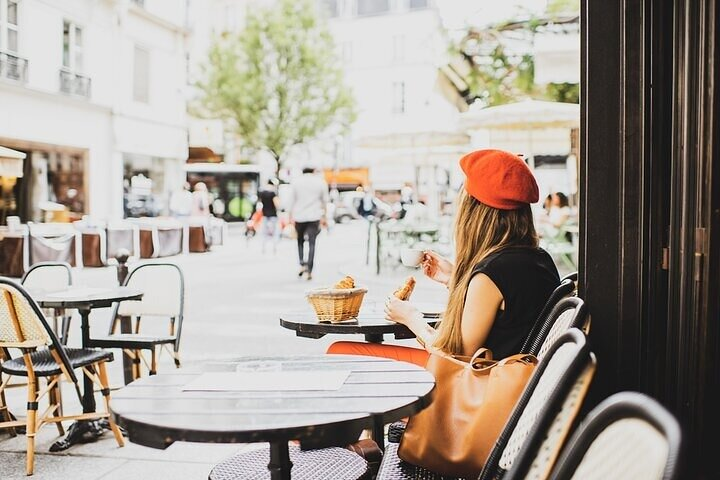 Les Puces de Saint Ouen Flea Market Tour in Paris with Local Guide