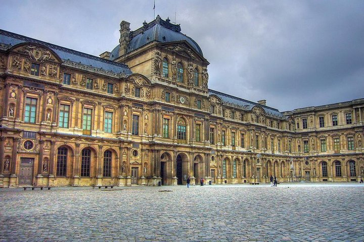 Paris Murders and Mysteries semi-private tour of the Louvre - Photo 1 of 6