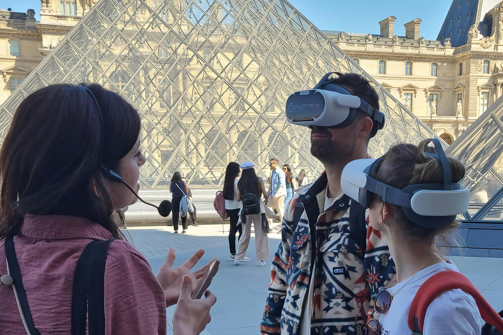 Paris: Outside the Louvre Immersive VR Tour - Photo 1 of 8