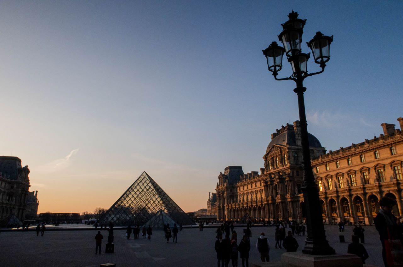 Louvre Museum Skip the Line Tickets with Guided Tour - Photo 1 of 6