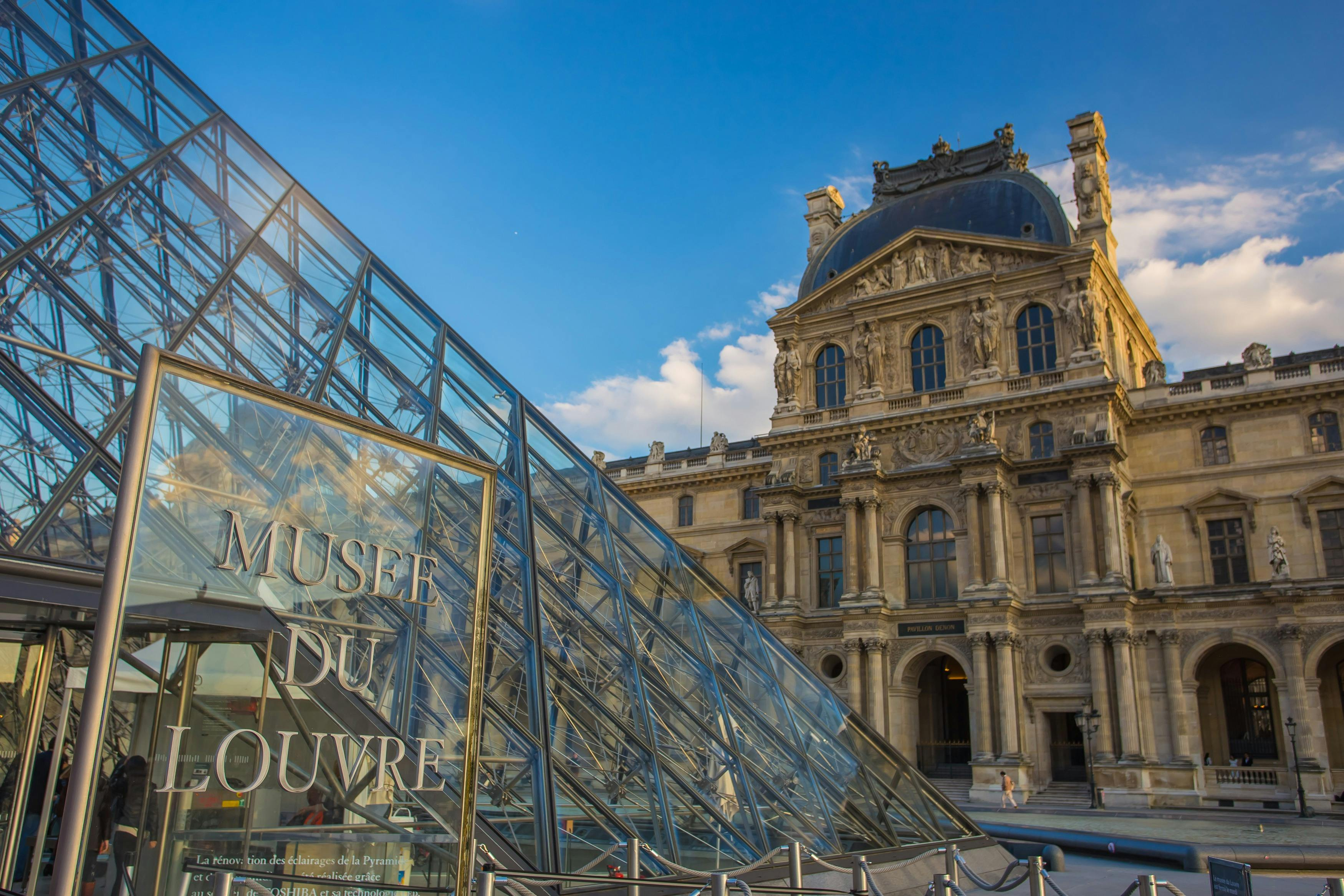 Louvre Museum: Dedicated Entry + Small Group Guided Tour - Photo 1 of 12