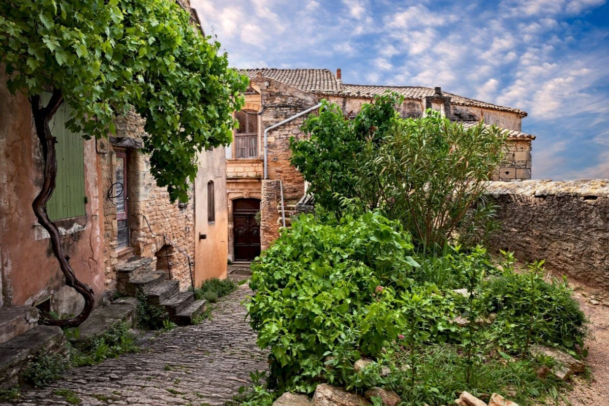Luberon Villages: Guided Day Tour from Aix-en-Provence - Photo 1 of 8