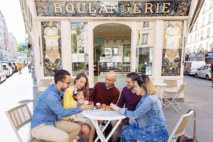 Paris Kickstart in 4 Hours: Bike Tour & Louvre Picnic - Photo 1 of 8