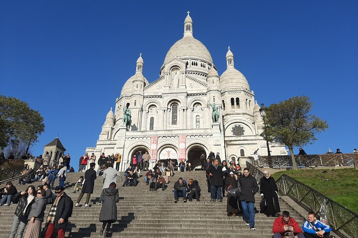 Montmartre Sacré-Cœur Paris Tour | Artistic and Bohemian Epicenter - Photo 1 of 7