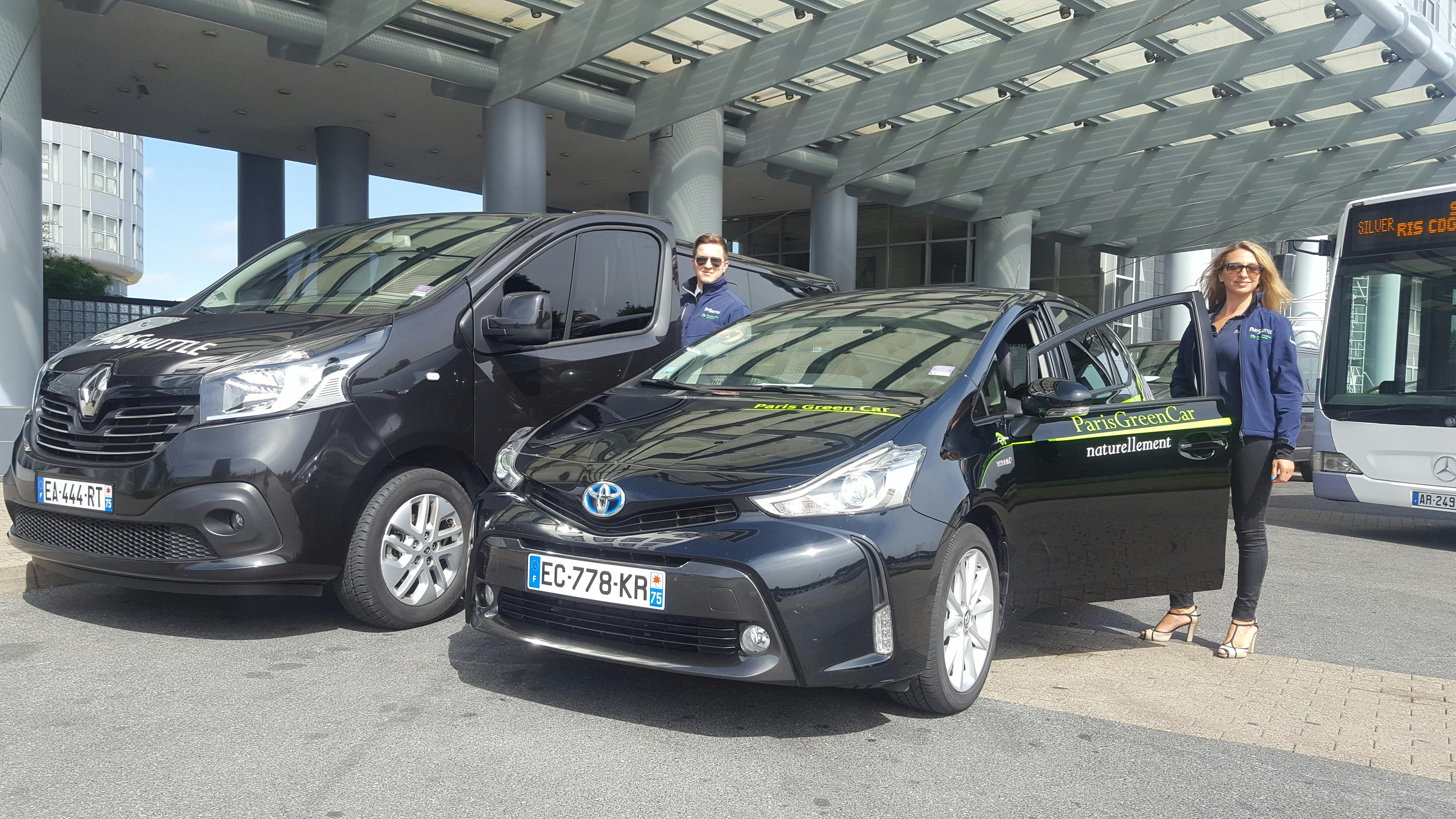 Orly Airport: One-way Private Transfer From/To Disneyland Paris Hotels - Photo 1 of 4