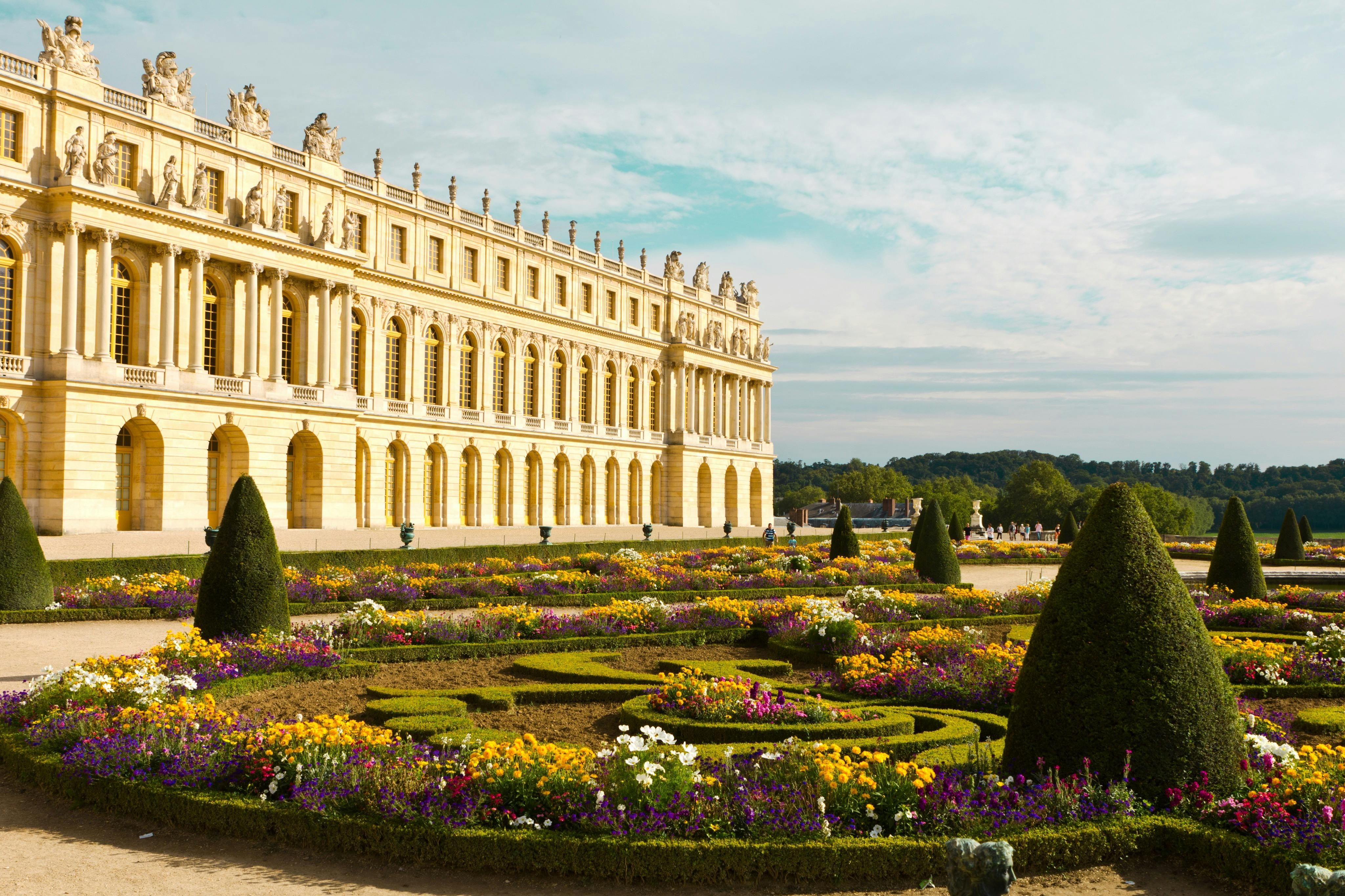Palace of Versailles & Gardens: Priority Ticket + Guided Tour - Photo 1 of 4