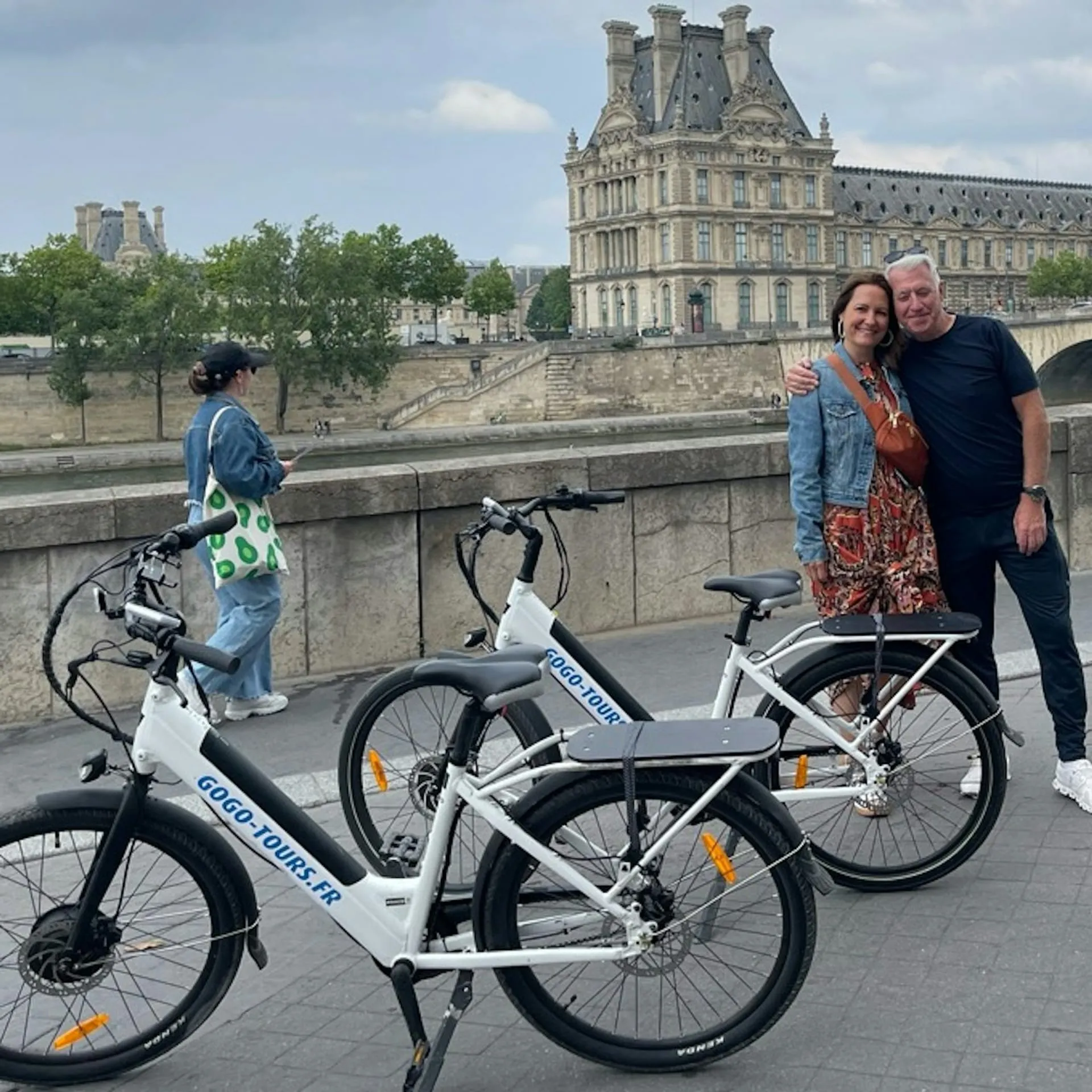 Paris: Afternoon E-Bike Guided Small Group Tour in Paris Pelago