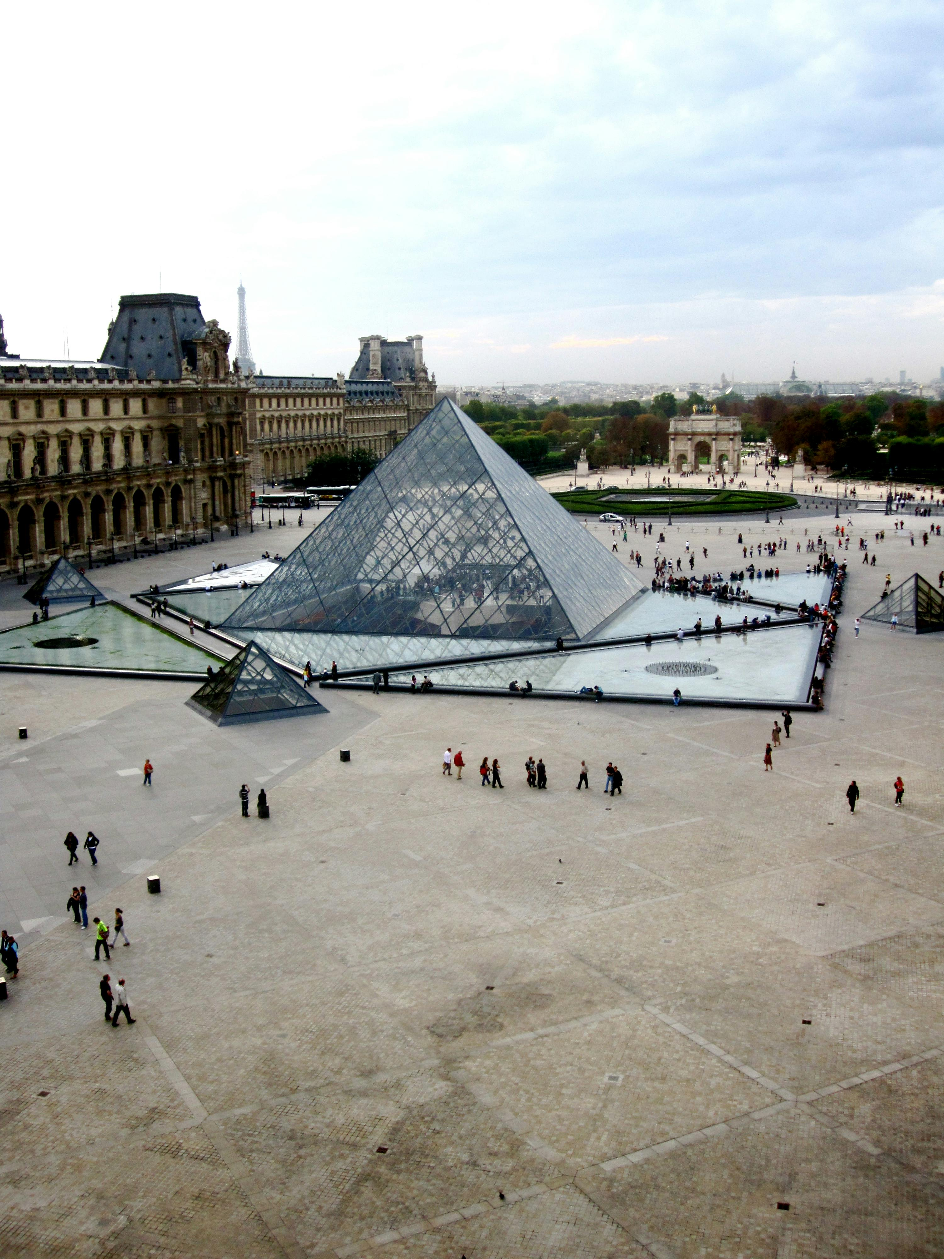 Paris: Audio Guide App - Photo 1 of 3