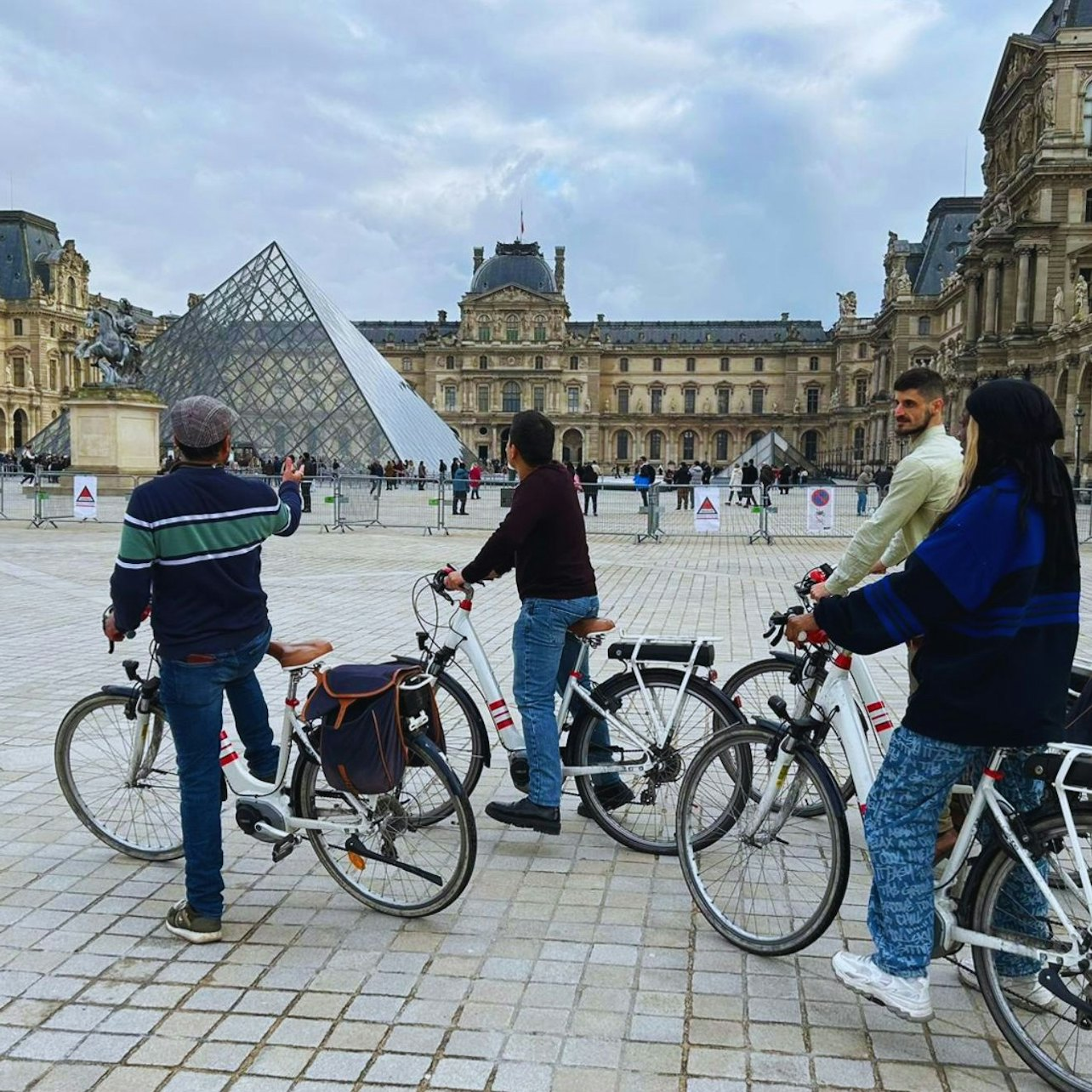 Paris: Guided Bike Tour - Photo 1 of 4