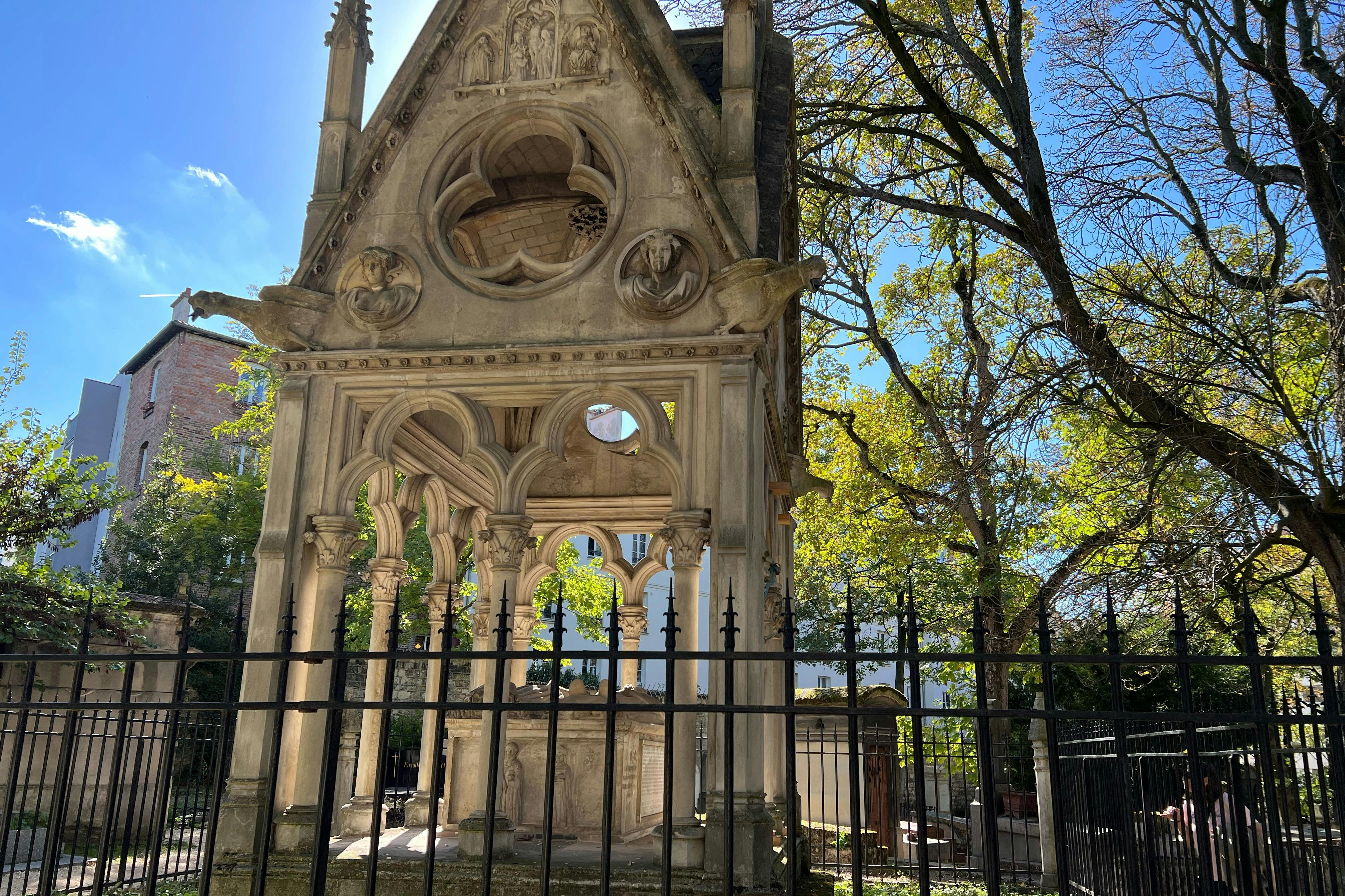 Paris: Haunted Père Lachaise Cemetery Guided Tour - Photo 1 of 4