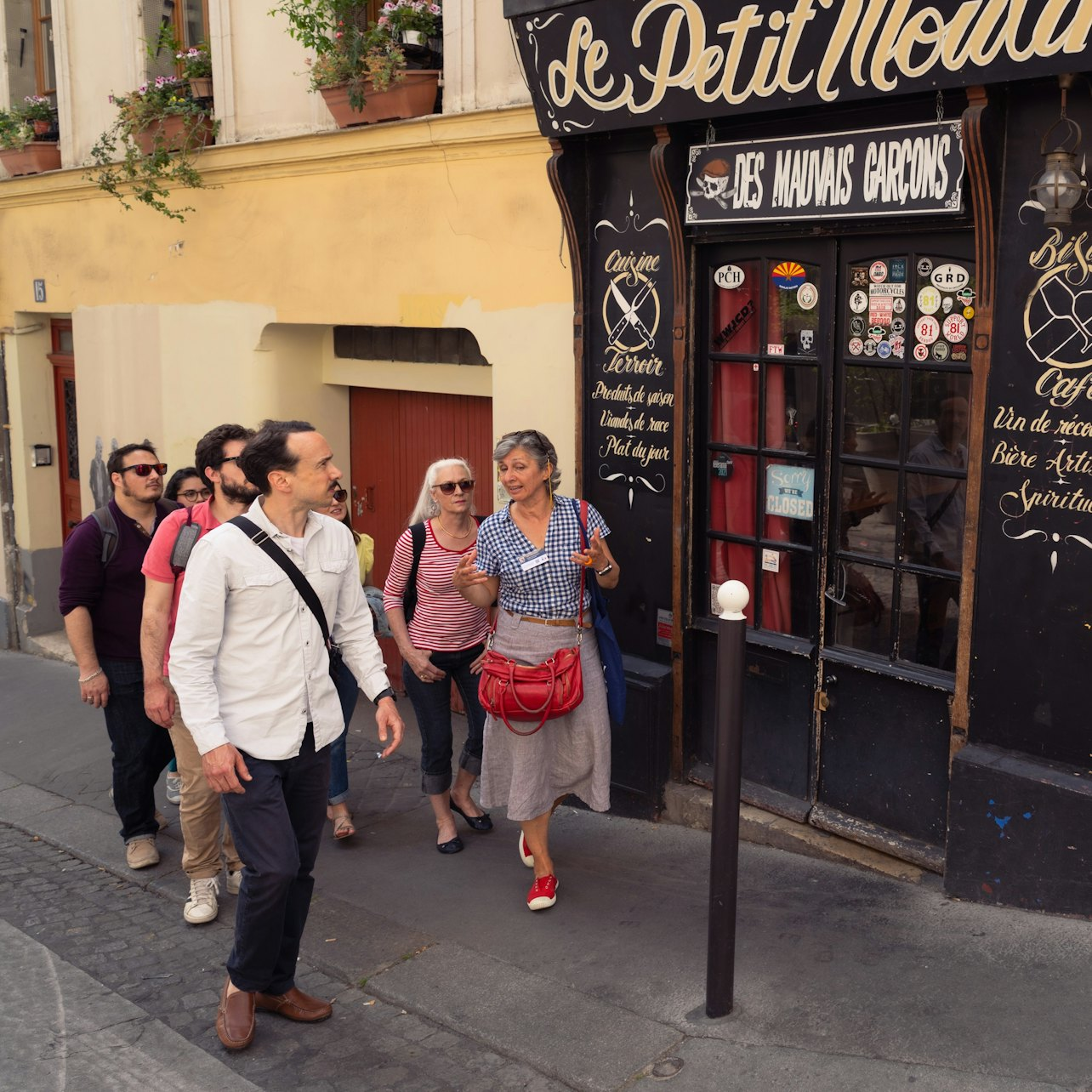 Montmartre Paris: Guided Tour with Walk to Sacre Coeur - Photo 1 of 7