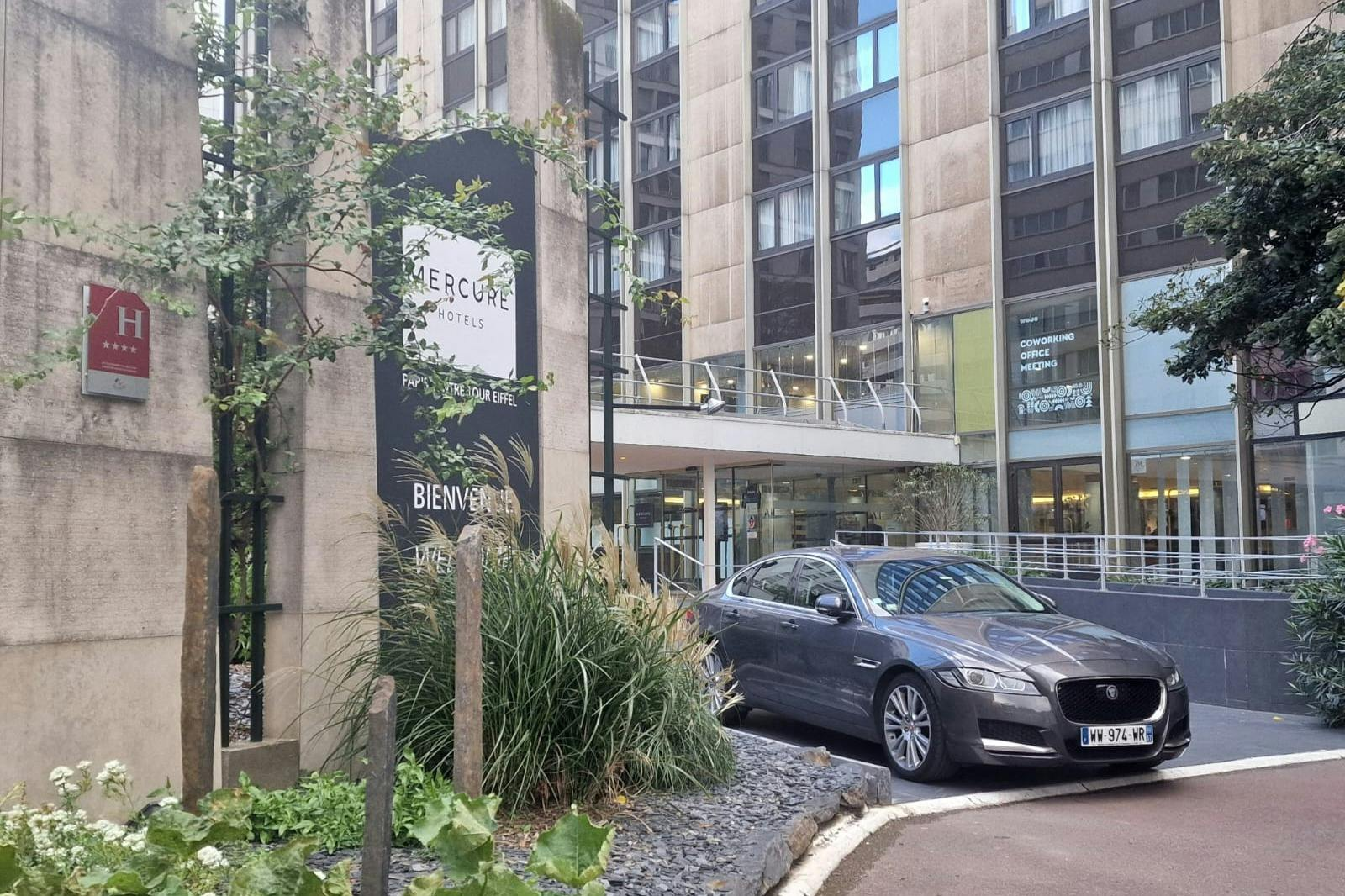 Paris: Shared Shuttle Transfer from Paris Montparnasse Station to CDG Airport - Photo 1 of 3