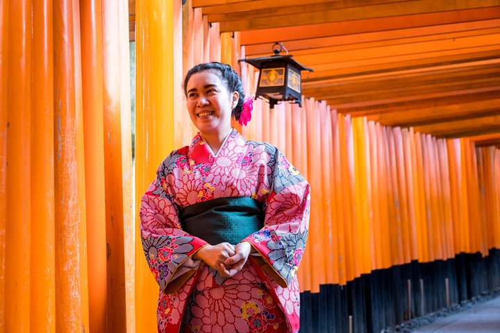 Kyoto: Fushimi Inari Shrine Private Photoshoot - Photo 1 of 4