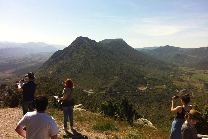Peyrepertuse Castle, Cathar country, Trésor Languedoc Tours.