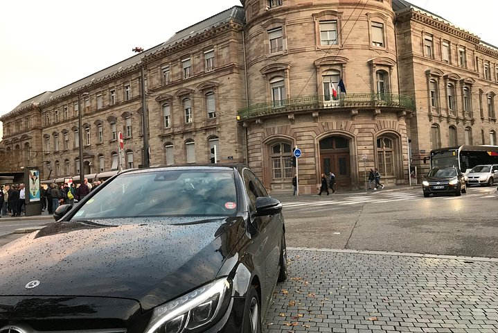 Private driver taxi Airport Basel-Mulhouse-Freiburg Strasbourg (EAP) - Photo 1 of 7