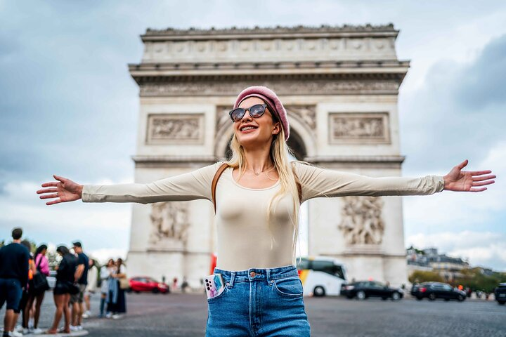 Private Paris Photoshoot: The Big Three - Photo 1 of 8