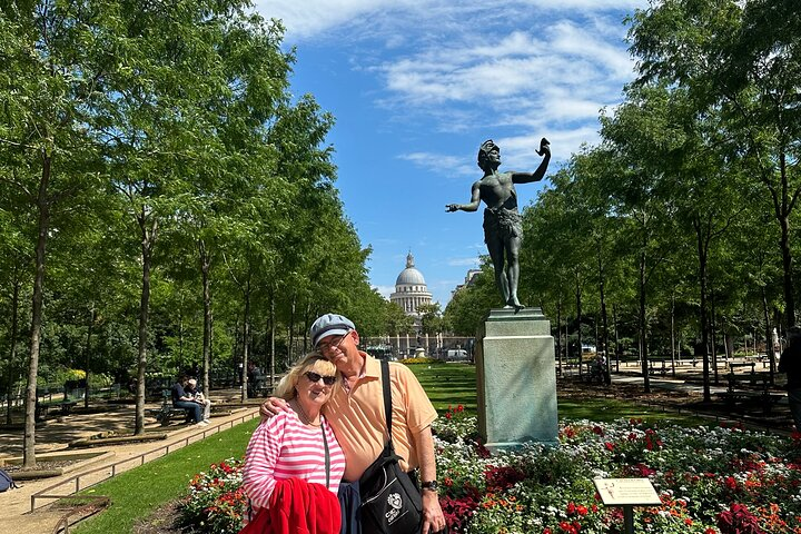 Private Paris tour By Minivan, private guide, Champagne(optional) - Photo 1 of 7