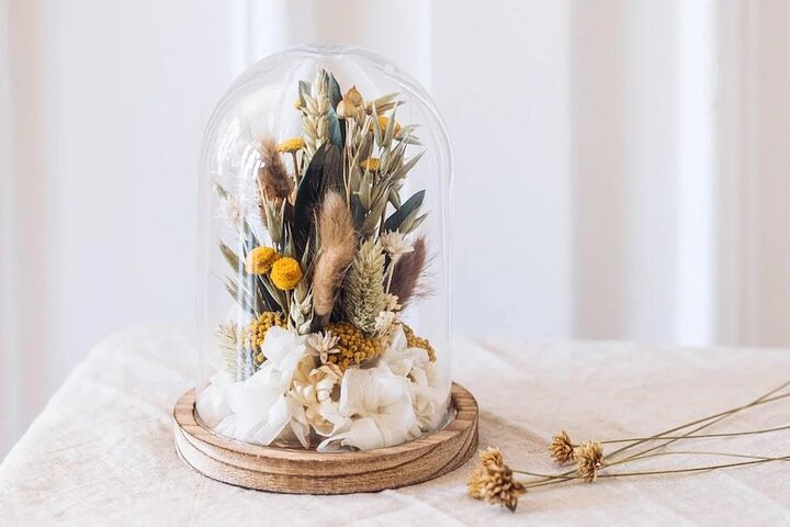 Paris 1e: Preserved Flower Bell Jar Workshop - Photo 1 of 5