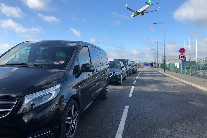 Private round transfer from Paris hotel to PSG Stadium - Photo 1 of 6