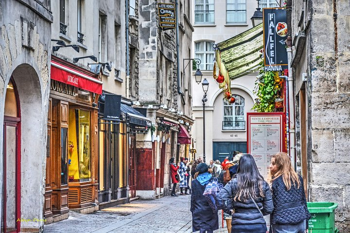 Private tour of Paris's coolest neighbourhood tour - Les Marais with a local - Photo 1 of 10
