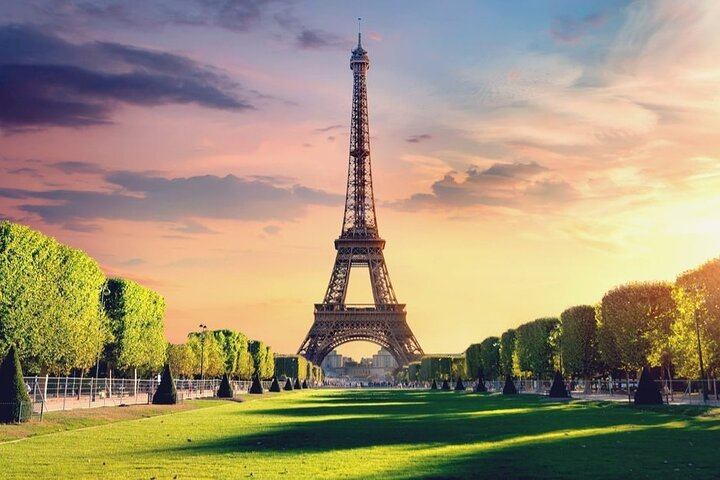 EIFFEL TOWER