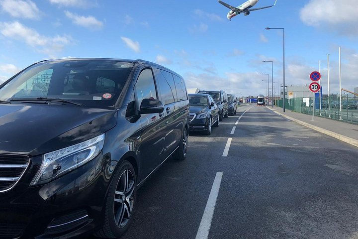 Private transfer from Beauvais airport to Disneyland or back - Photo 1 of 6